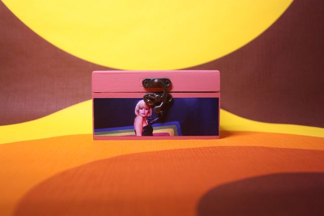 Box | Raffaella Carrà