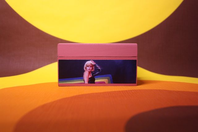 Box | Raffaella Carrà