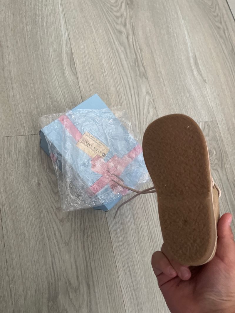 Botas unisexs de segunda mano por EUR en Huelva en WALLAPOP