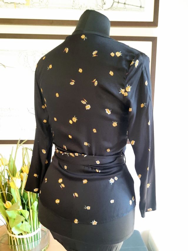 Blusa Zara cruzada flores