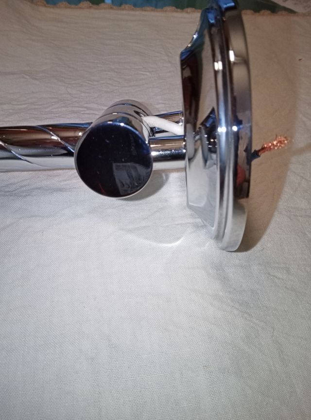 Lampada da parete bianca