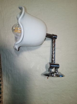 Lampada da parete bianca