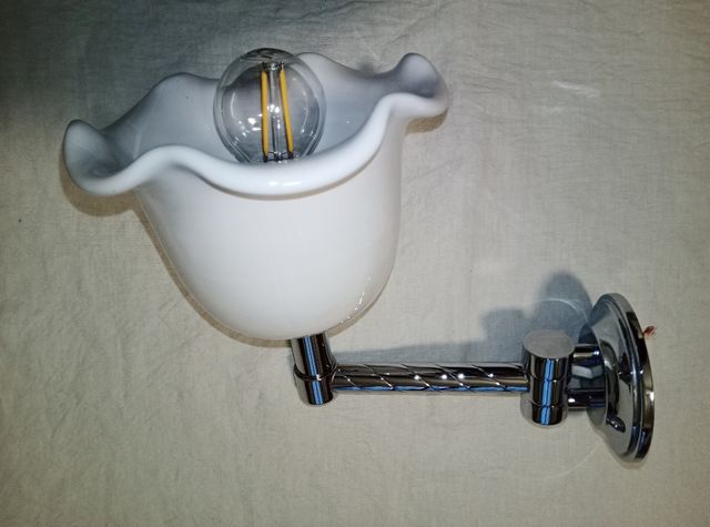 Lampada da parete bianca