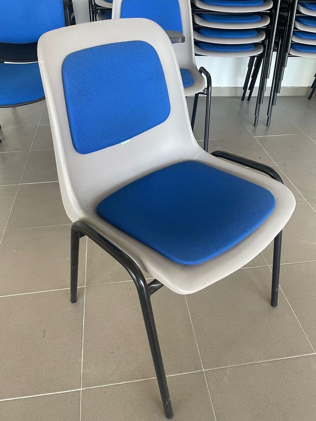 Sillas de oficina/reunión en buen estado. 
