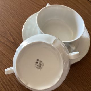 2 tazas consomé + plato Santa Clara