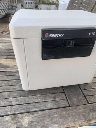 Cofre Sentry 1170 - Segurança caixa a prova de fog