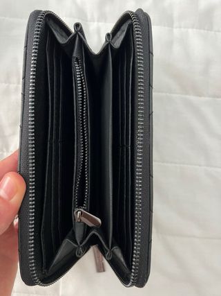 Cartera Calvin Klein negra acolchada
