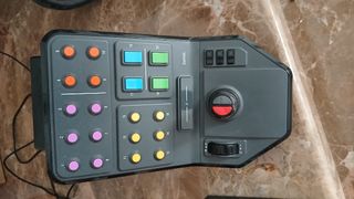 Saitek Logitech  Volante y Joystick Simulación Agr