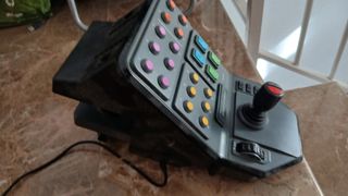 Saitek Logitech  Volante y Joystick Simulación Agr