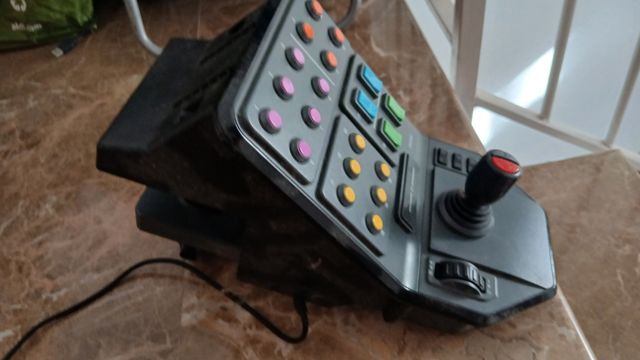 Saitek Logitech Volante y Joystick Simulación Agr