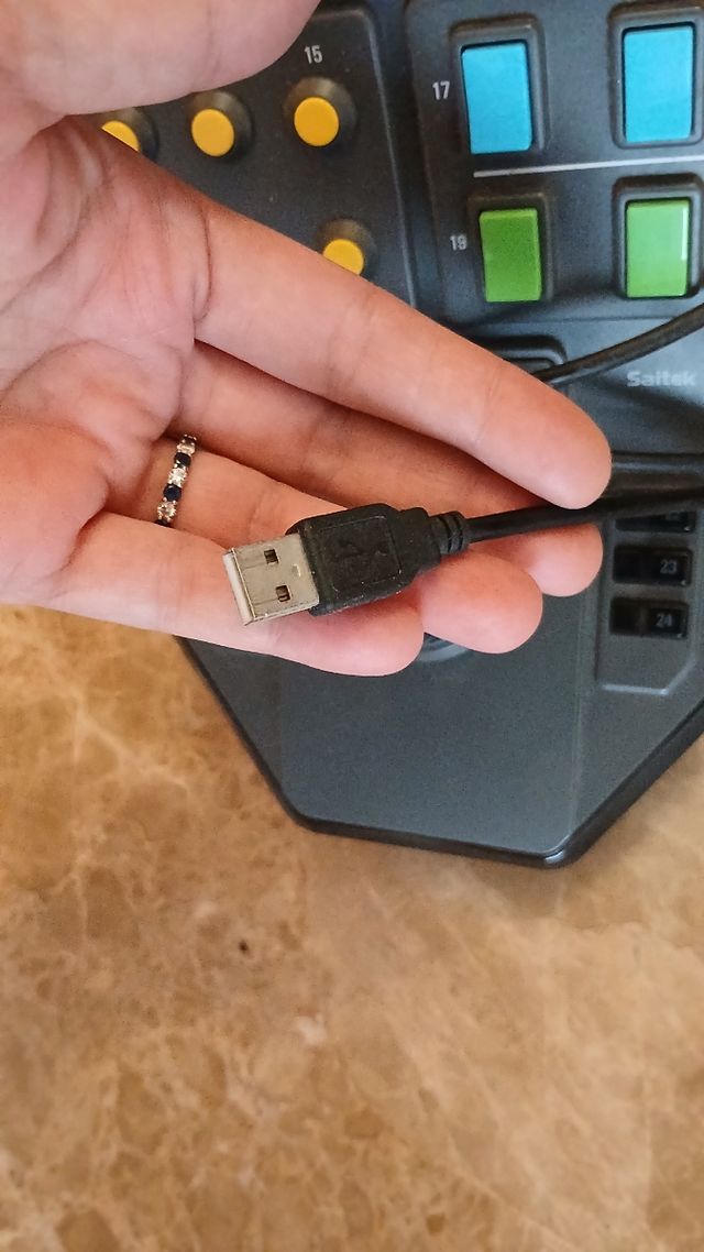 Saitek Logitech Volante y Joystick Simulación Agr