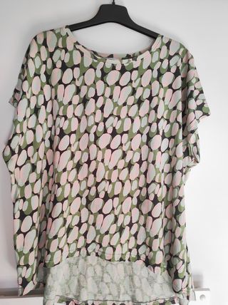 Camiseta estampada - Verde oliva y rosa