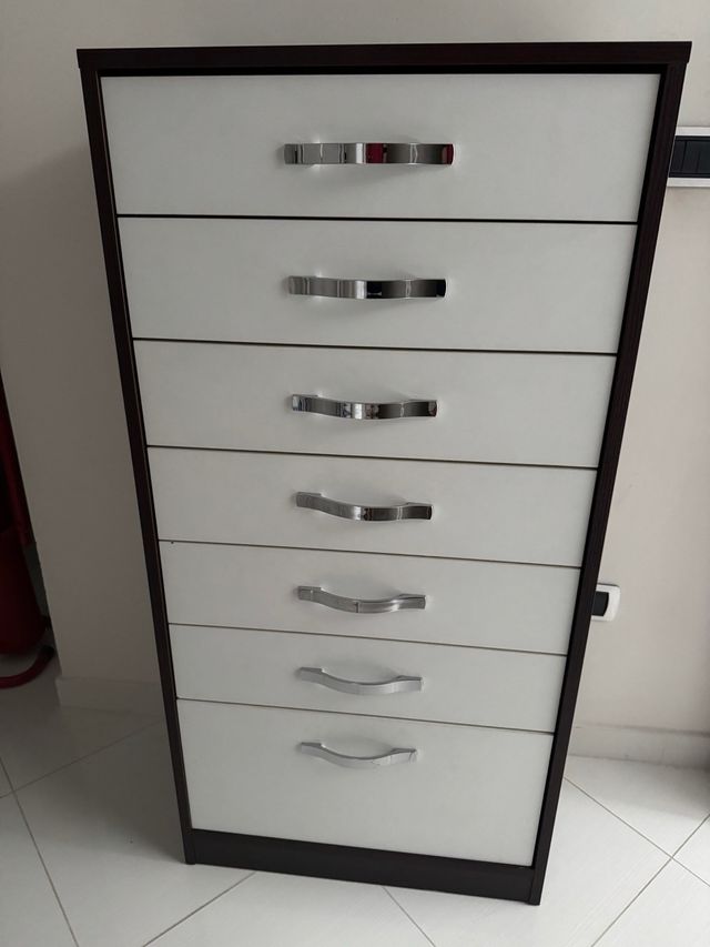 Cassettiera 7 cassetti - 125x62cm