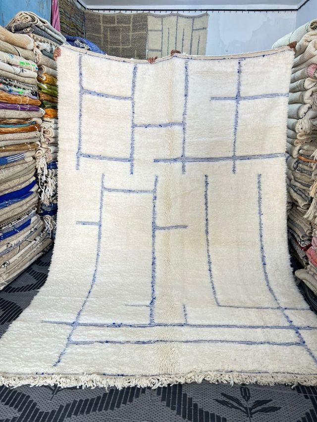 Alfombra Beni Ouarain azul y blanca