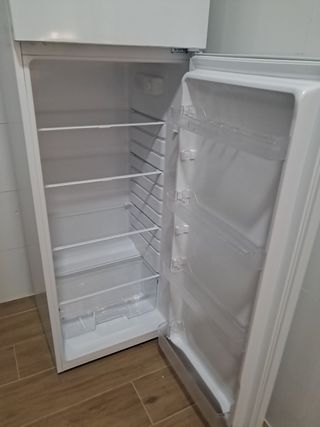 Frigorífico nuevo. Sin estrenar