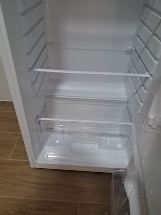Frigorífico nuevo. Sin estrenar