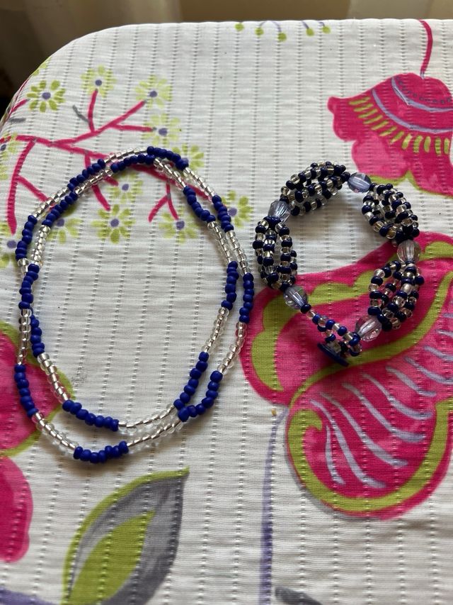 Collar y Pulsera de mostacillas azules y blanco