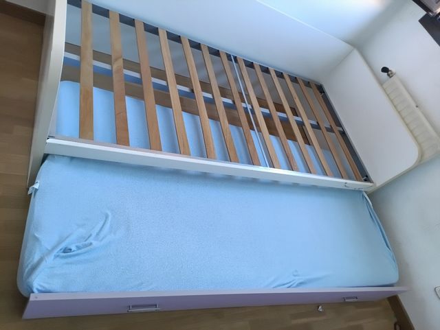 Cama nido auxiliar blanca y morada