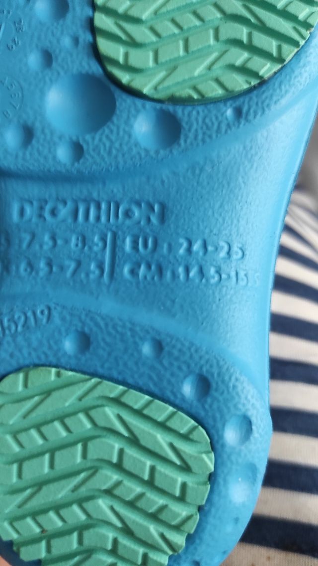 Chanclas Decathlon niño talla 24-25