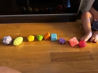 Juguete sensorial Montessori bebé