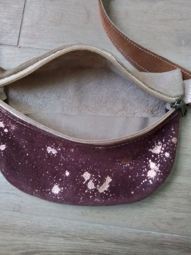 Riñonera bandolera beige y morada