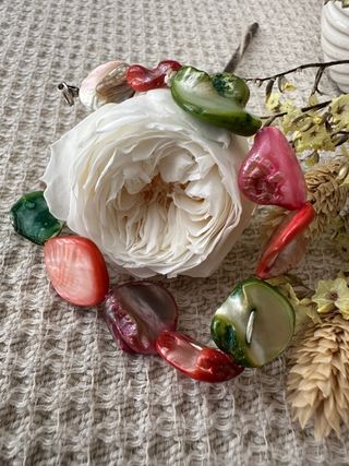 Pulsera de piedras naturales rojas y verdes