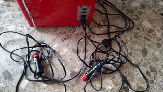 Mini nevera Coca-Cola con 2 cargadores para coche