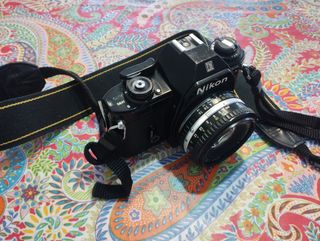 Cuerpo cámera Nikon EM negra