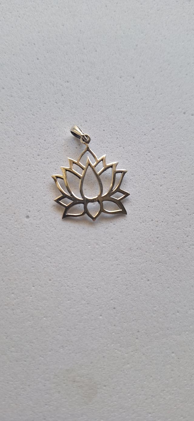 51880 Colgante flor de loto