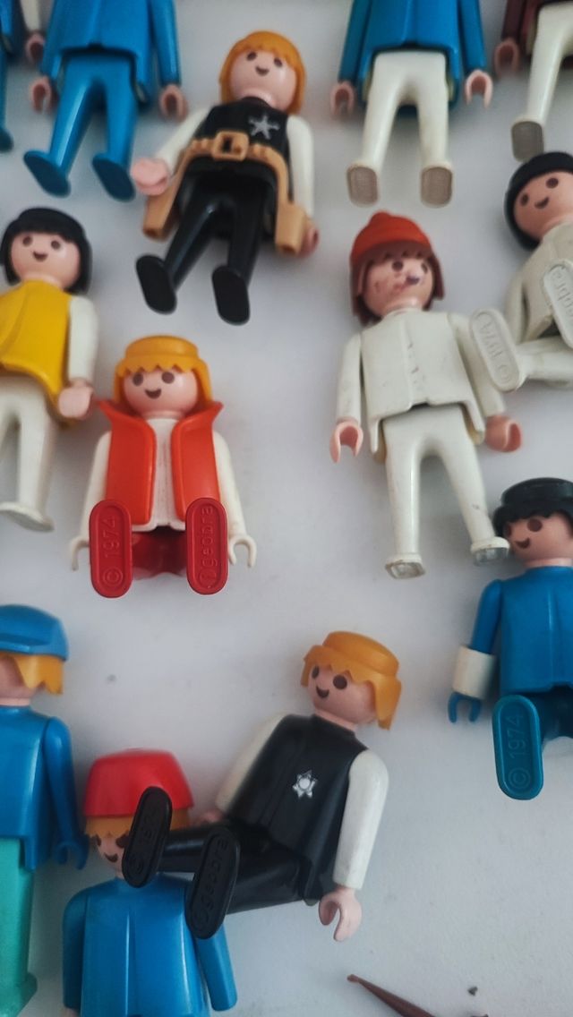lote de aproximadamente 32 figuras Playmobi 1974