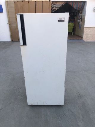 Frigorífico Zanussi para caravana