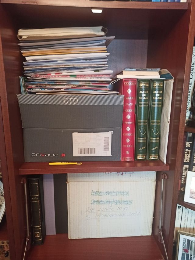 Sellos España 1975-1976