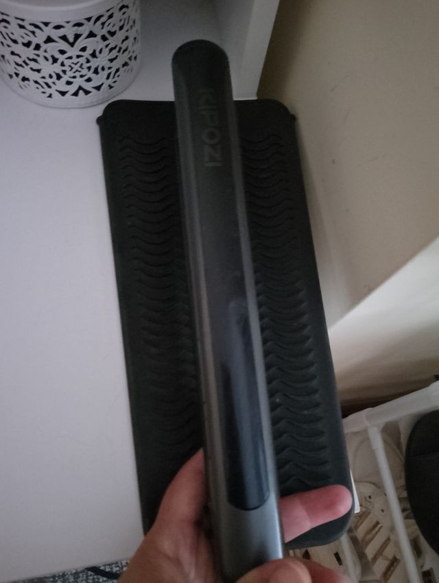 Plancha para el pelo Kipozi - Negra y Gris