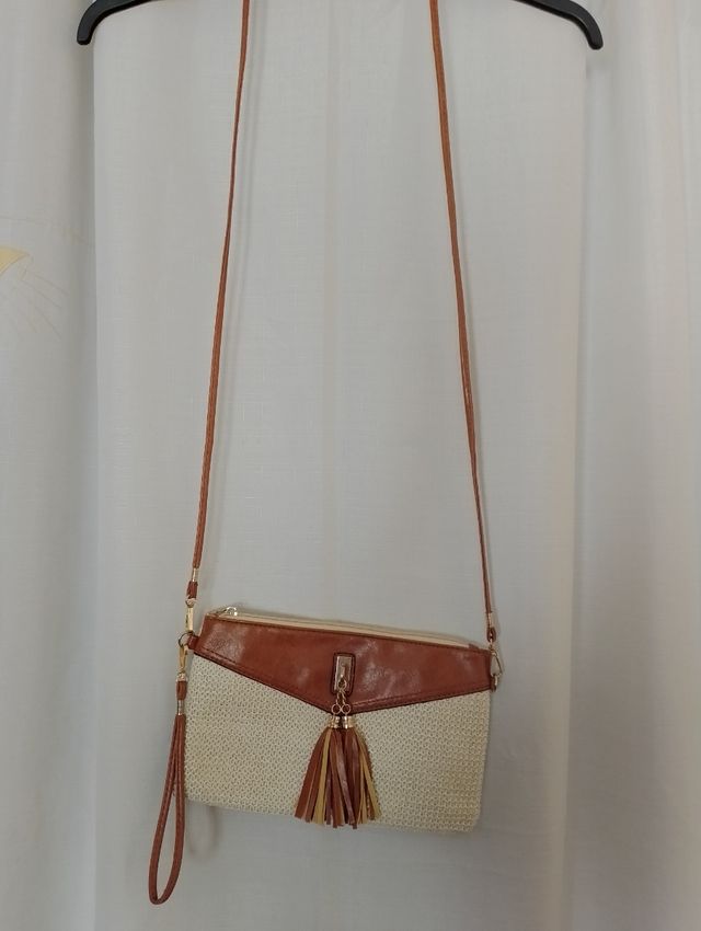 Bolso bandolera beige y marrón