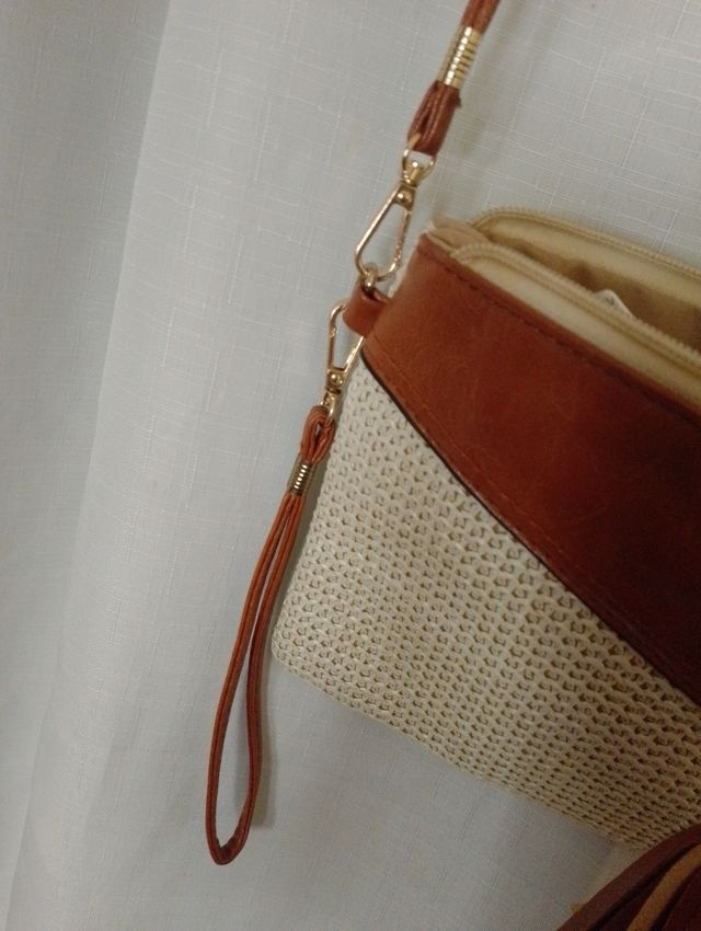 Bolso bandolera beige y marrón