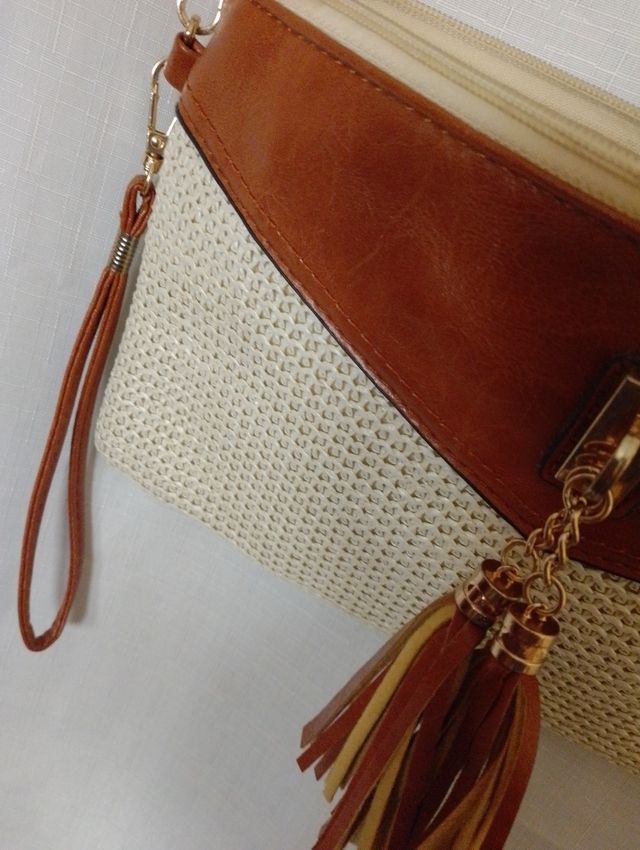 Bolso bandolera beige y marrón