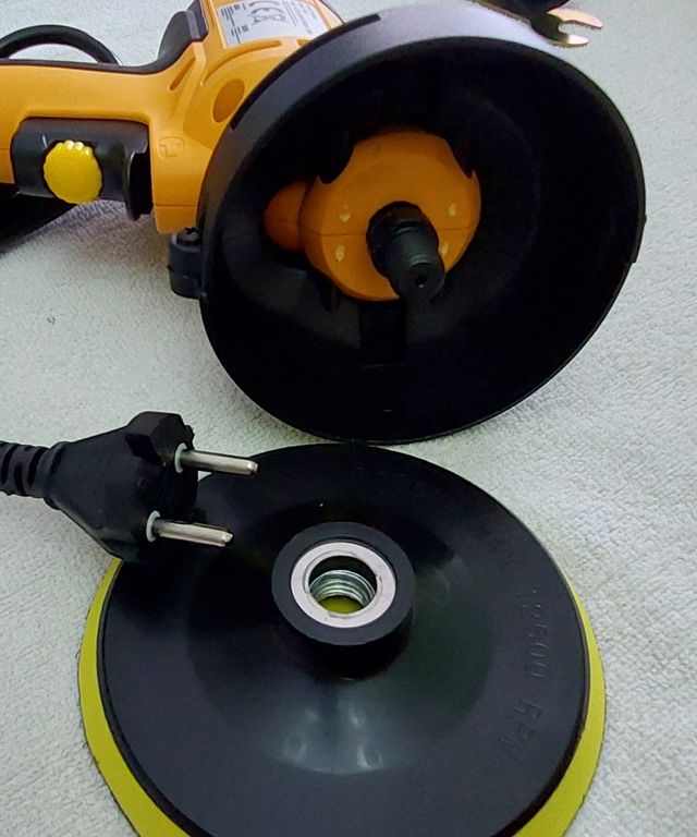 Pulidora Eléctrica 6401 - 700W