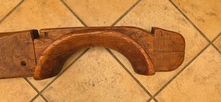 Yugo antiguo de madera