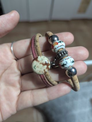 Pulseras de corcho - marrón y rosa