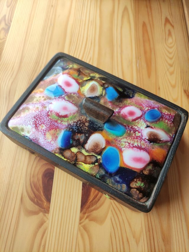 Caja vintage madera-metal esmaltado J.Capo esmalte