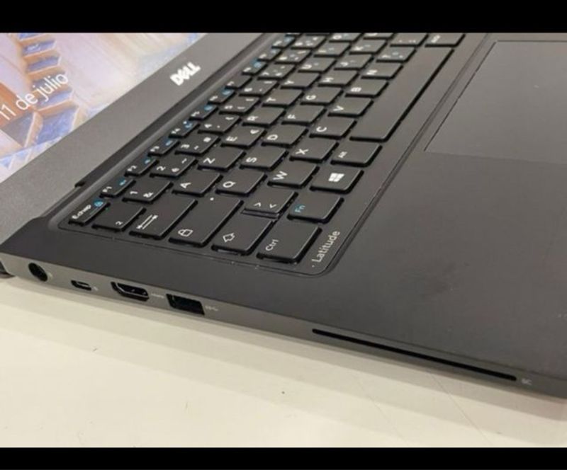 Ordenador Portátil Dell i5 8GB RAM SSD 256G FullHD afbeelding 2