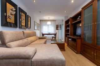 Muebles comedor completo más
Sofá chaise longue
