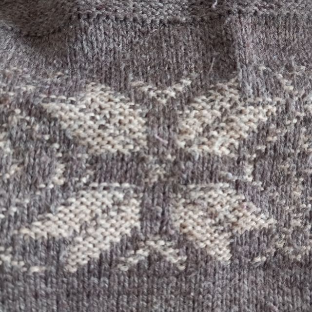 Maglione marrone sportivo 