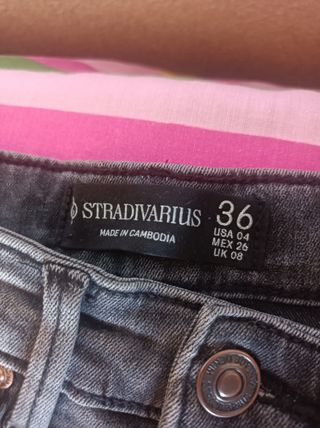 Vaquero D74 gris oscuro Stradivarius