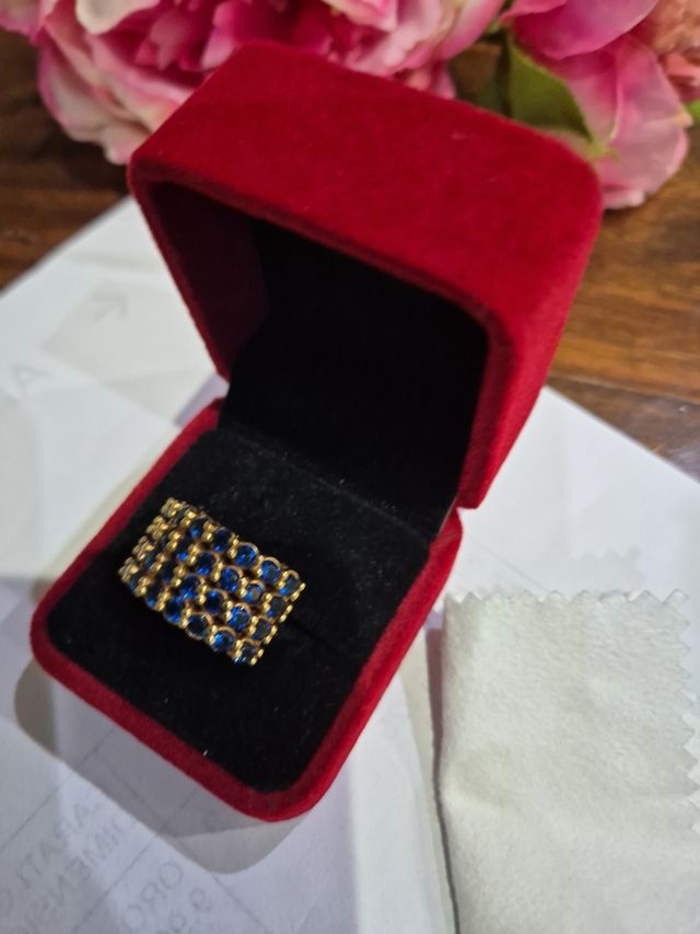 Anello oro 9kt | 28 Zaffiri