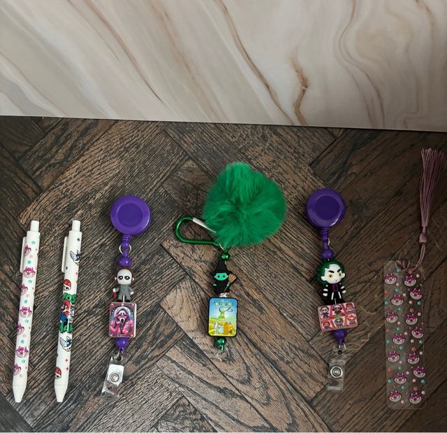 Bolígrafos, imanes, sujeta moviles, llaveros