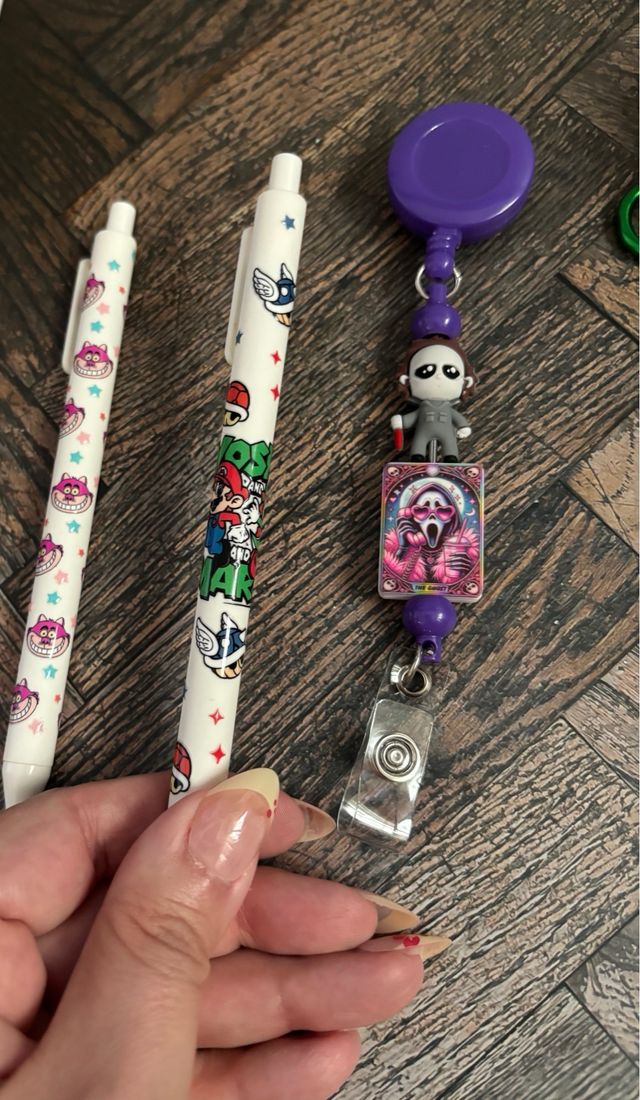 Bolígrafos, imanes, sujeta moviles, llaveros