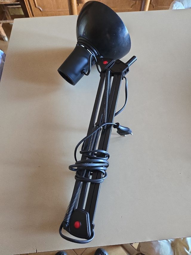 Lampada da tavolo nera vintage