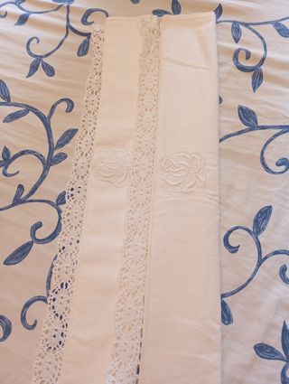 2 Asciugamani Teli Ricamati Vintage in Cotone