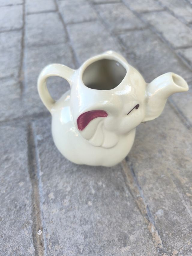 Frasco de elefante de porcelana vintage